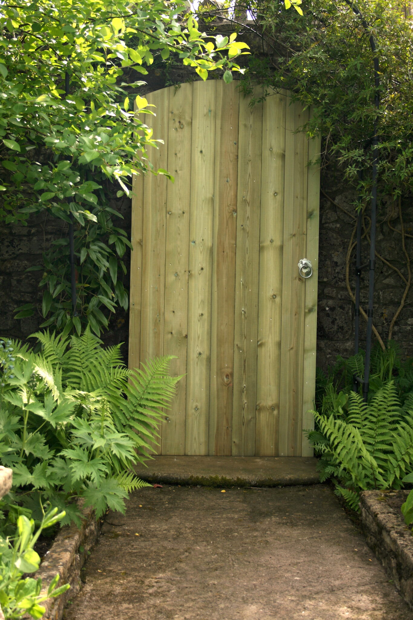 Hutton Curved Top Gate