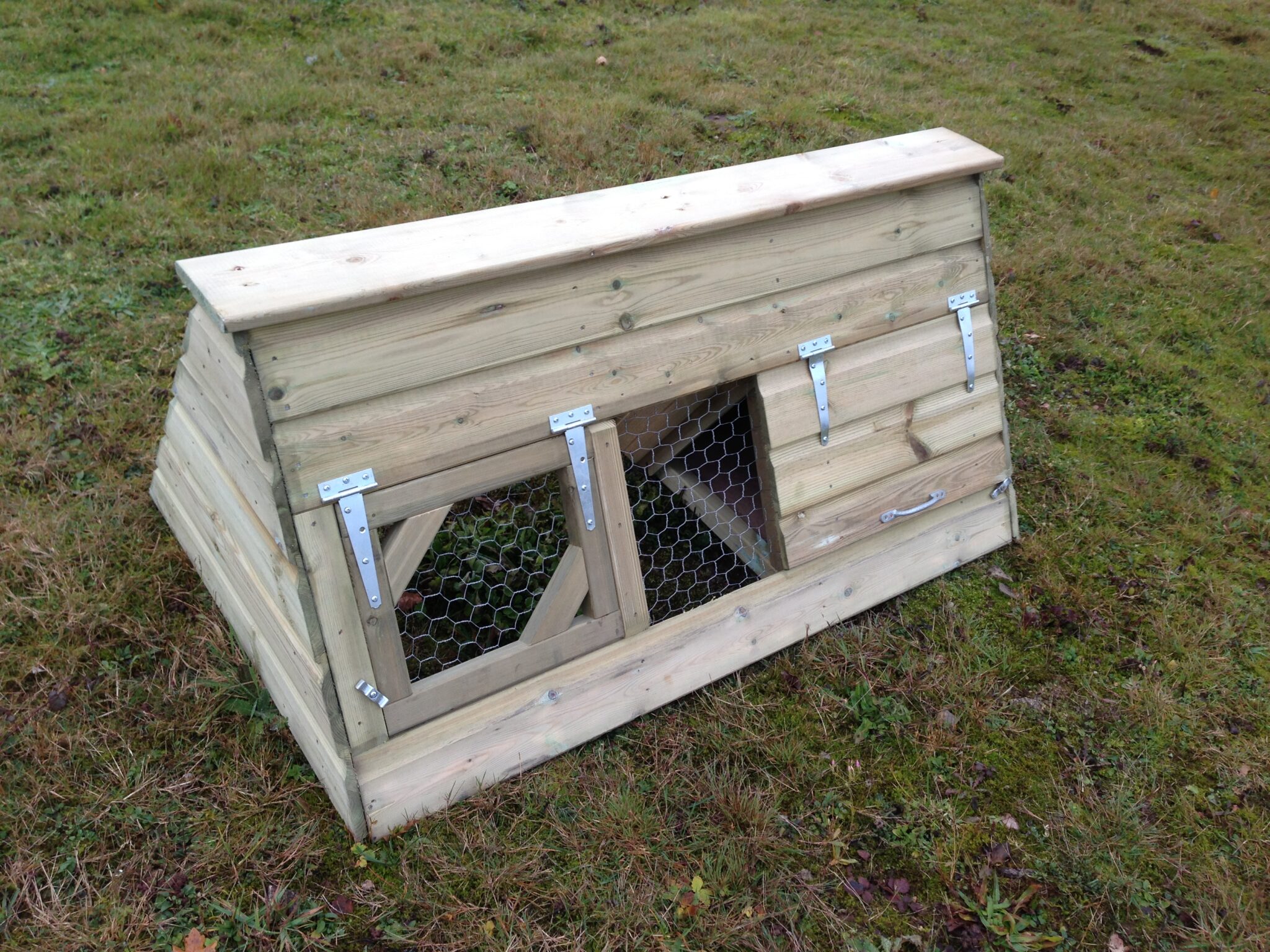 Hutton Starter Coop Small